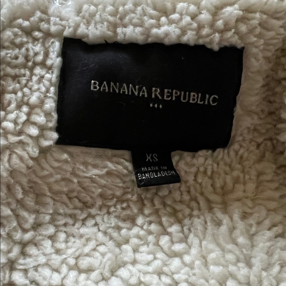 Banana Republic Fur Lined Distressed Jean Jacket.  Size XS - Picture 4 of 4